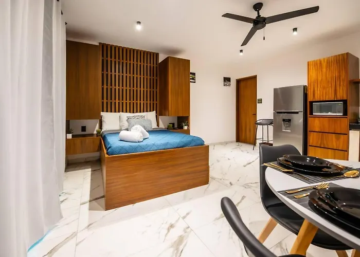 Stylish W Rooftop Pool Walk To 5th *